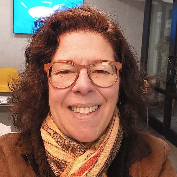Ana Lúcia Sesso, revisora e consultora editorial