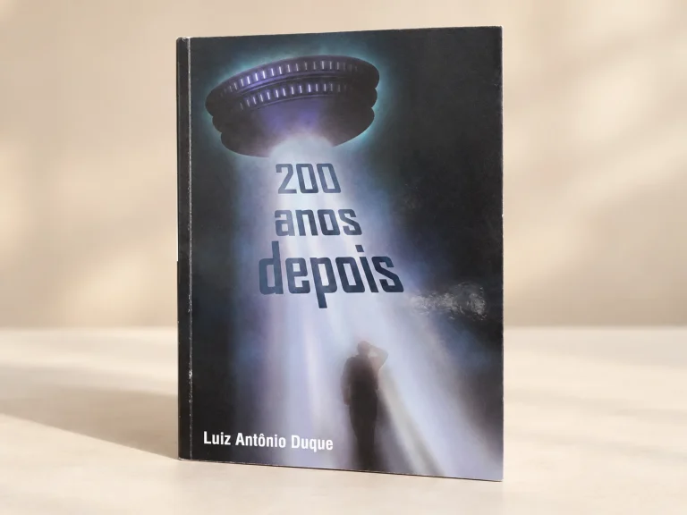 Capa de 200 Anos Depois, trabalho do portfólio para Publicação independente.